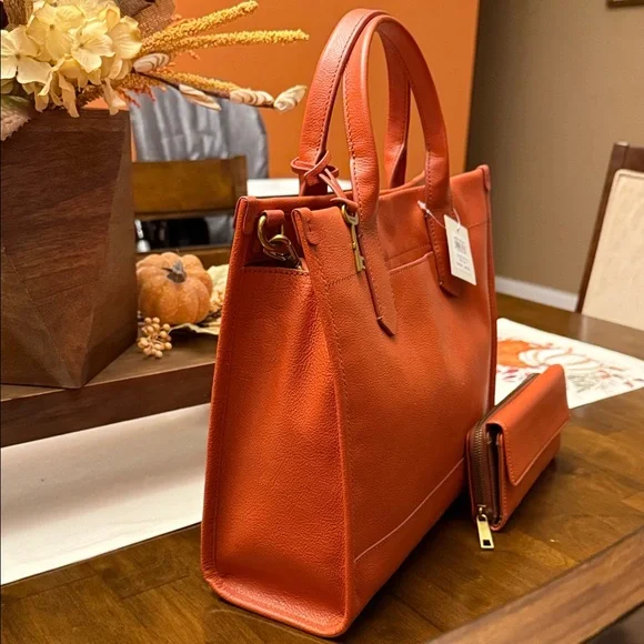 Fossil Women's Bold Orange Tote and Wallet ❤️FINAL SALE❤️ - Picture 4 of 9